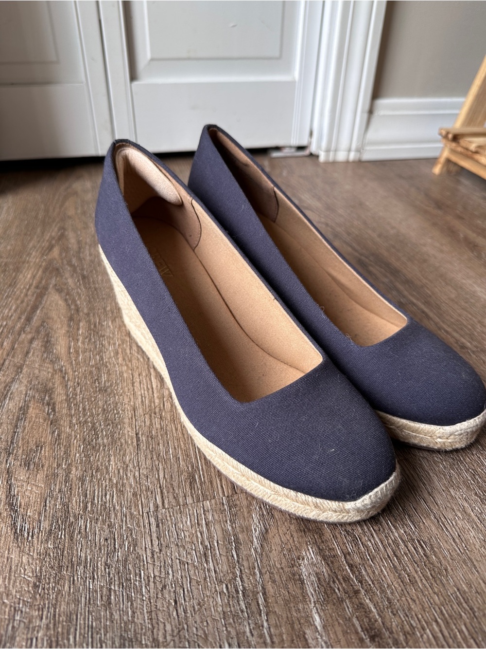 J. Crew Navy Blue Canvas Espadrille Wedge Pumps Classic Slip On Heels 8 - Picture 5 of 6